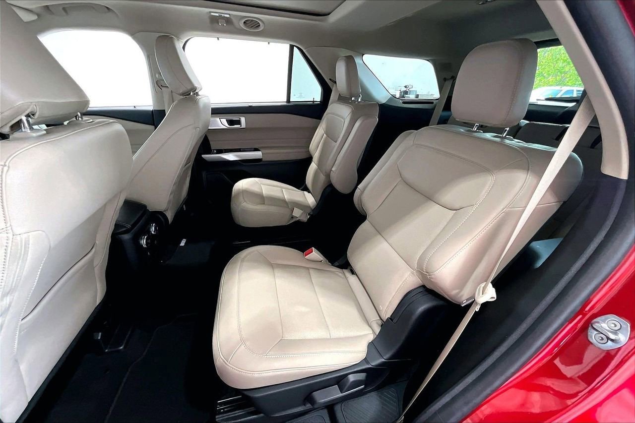 Certified 2024 Ford Explorer Limited w/ Limited Technology Package image 20