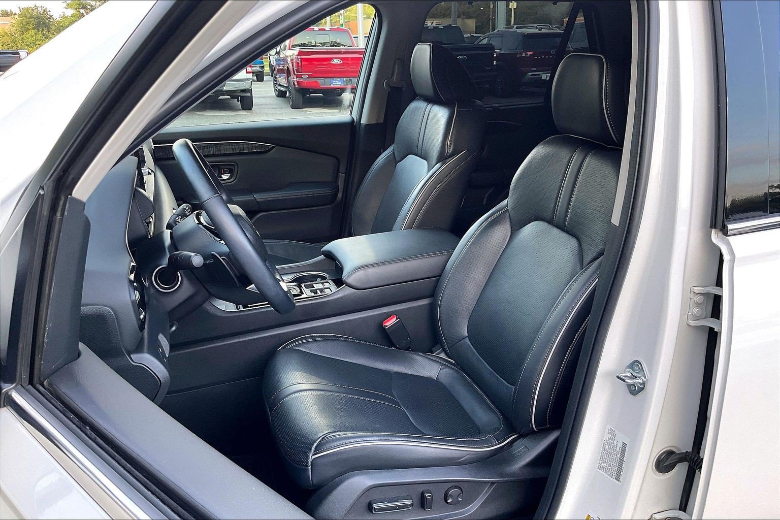 Used 2023 Honda Pilot Elite image 25