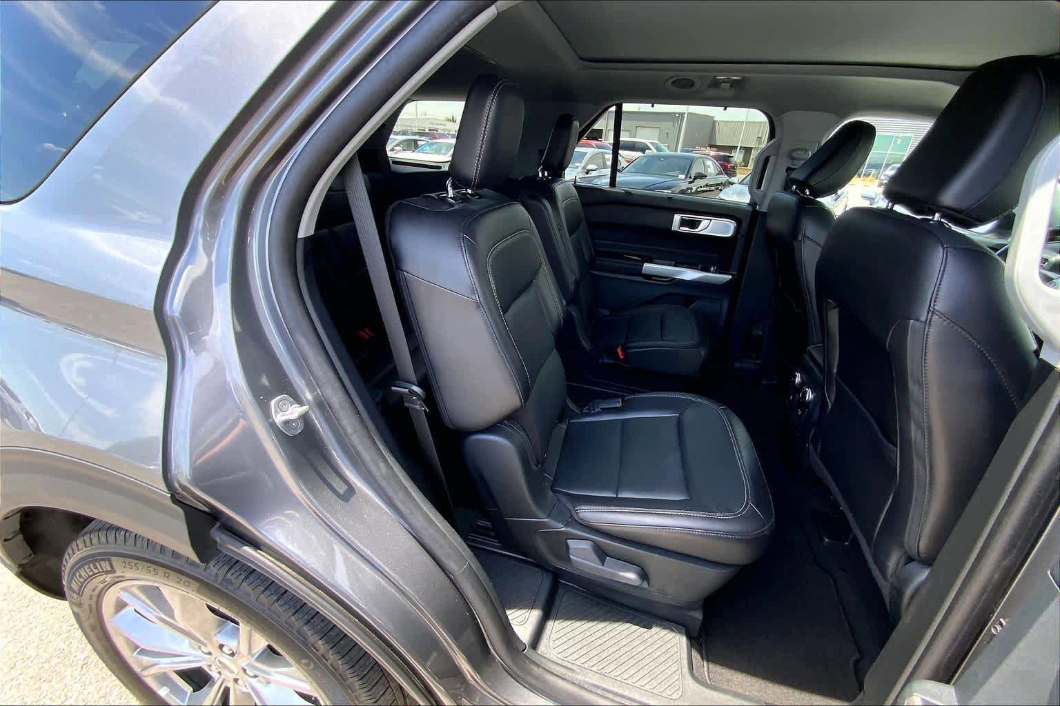 Certified 2024 Ford Explorer Limited w/ Limited Technology Package RWD image 19