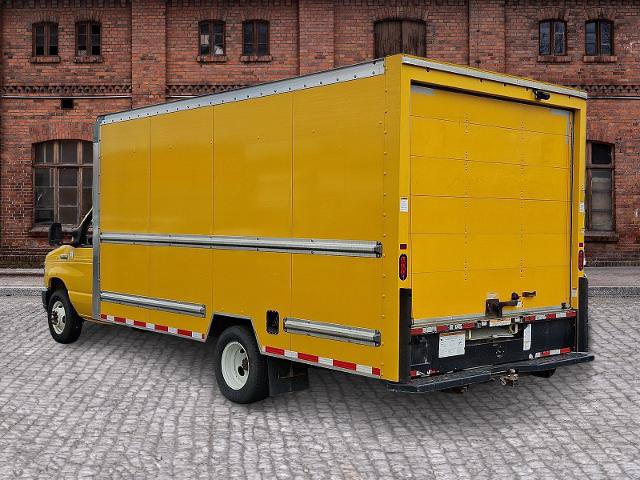 Certified 2022 Ford E-350 and Econoline 350 Super Duty RWD image 6