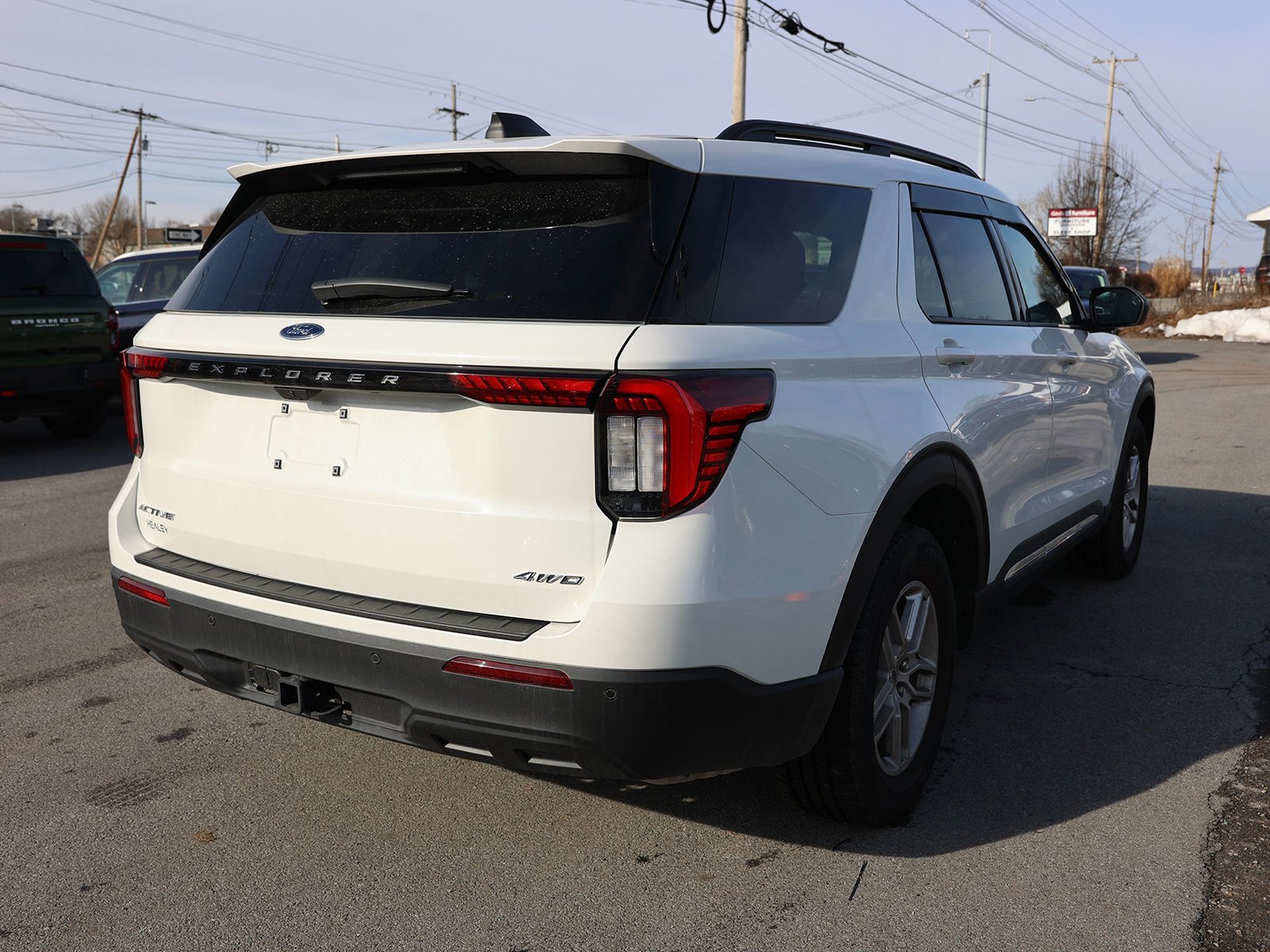 Certified 2025 Ford Explorer Active image 4