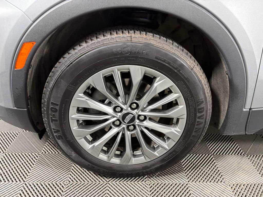 Used 2024 Cadillac XT4 Premium Luxury image 11