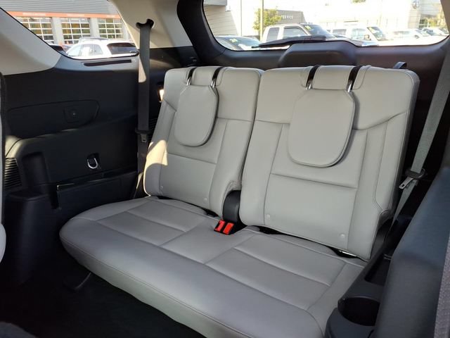 Certified 2025 Ford Explorer Active w/ Active Comfort Package AWD/4WD image 9