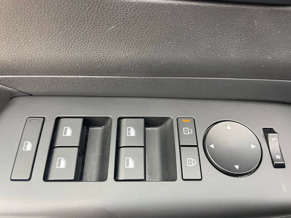 Used 2025 Hyundai Kona SEL image 19