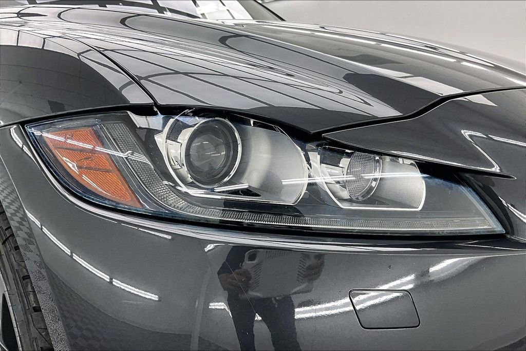 Used 2020 Jaguar F-PACE Prestige AWD/4WD image 29