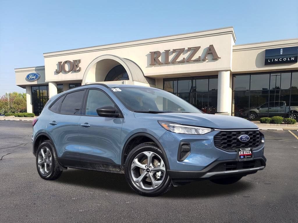 Certified 2025 Ford Escape ST-Line AWD/4WD image 1