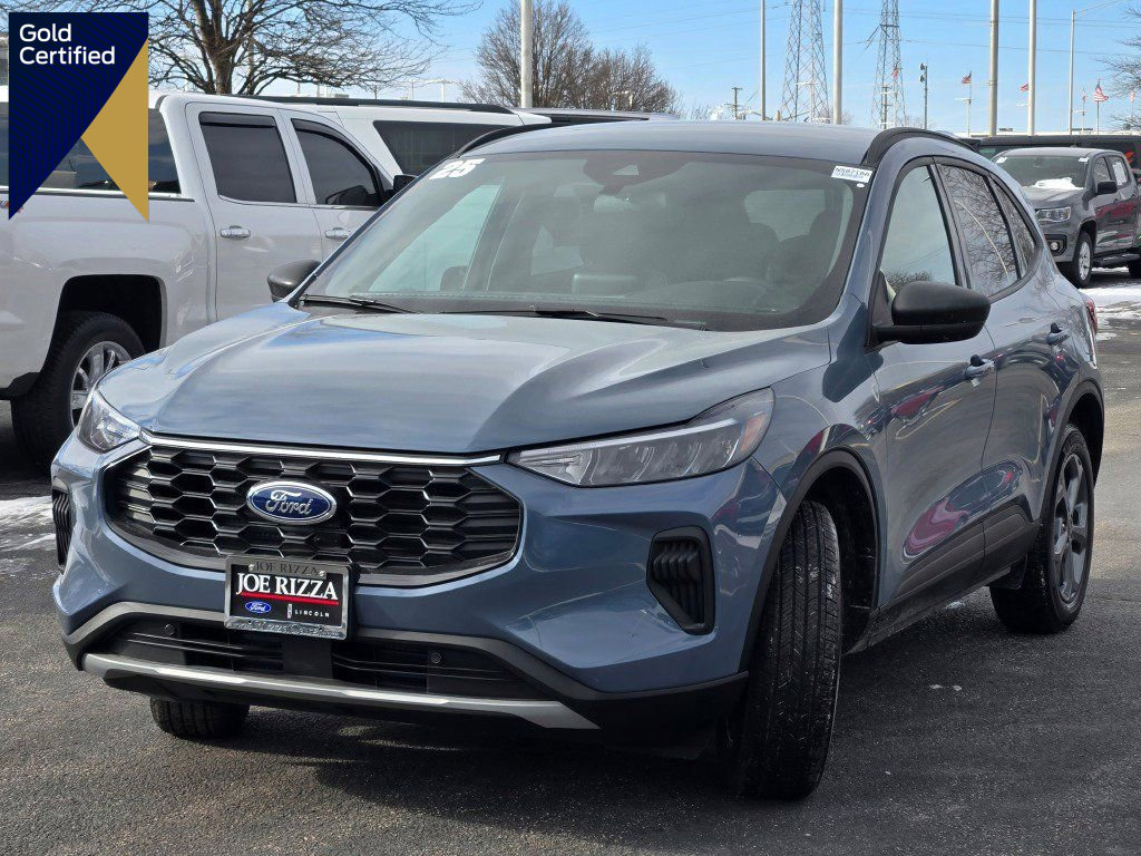 Certified 2025 Ford Escape ST-Line AWD/4WD image 1