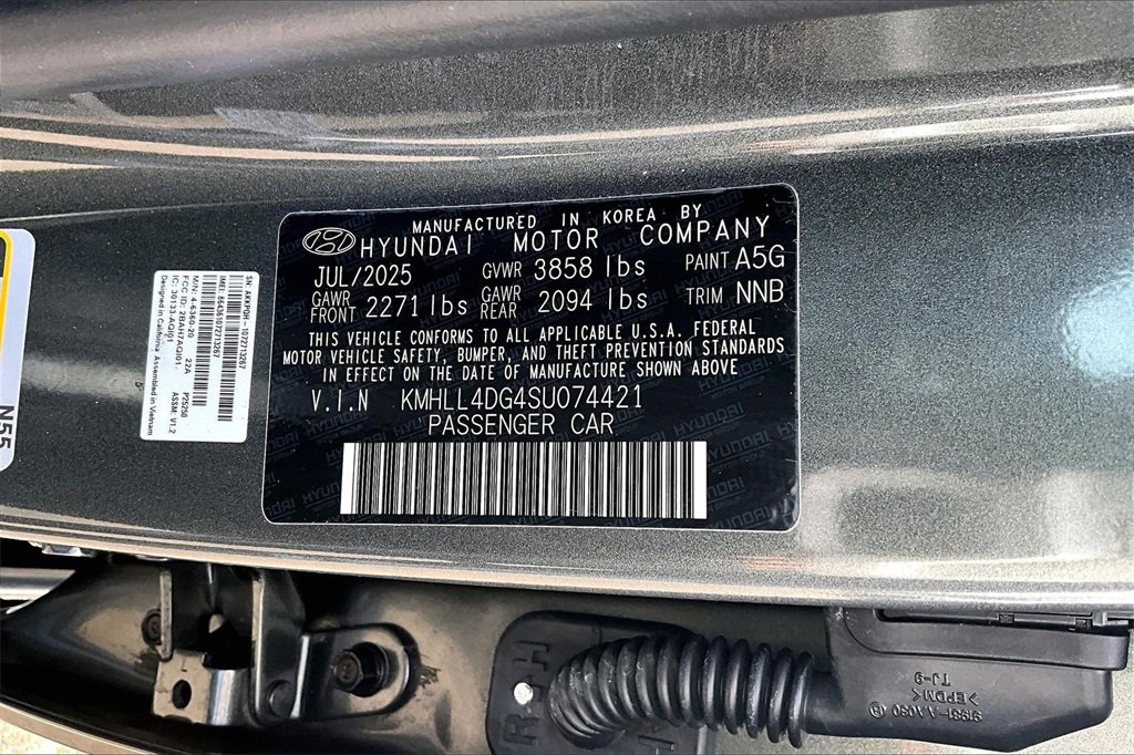 Used 2025 Hyundai Elantra SE w/ Cargo Package image 35