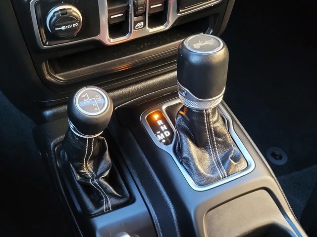 Used 2023 Jeep Wrangler Unlimited Sahara image 20