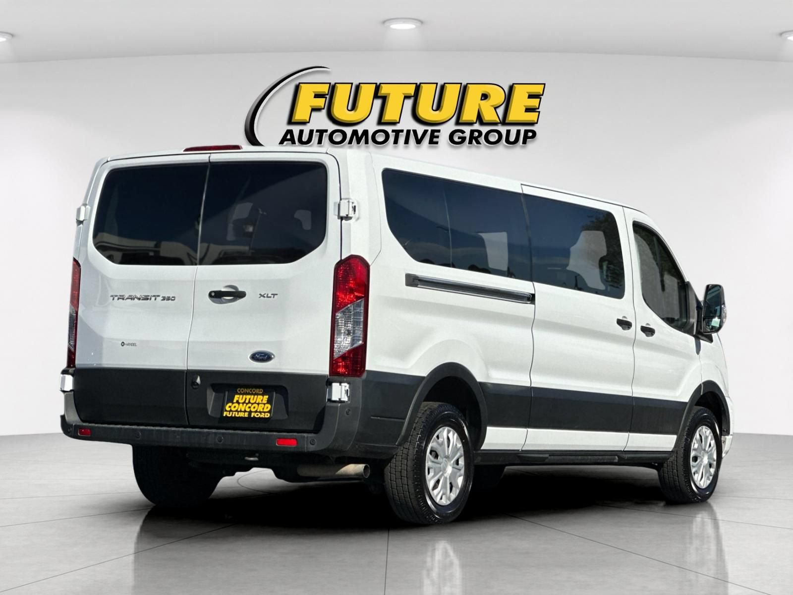 Certified 2022 Ford Transit 350 XLT RWD image 3