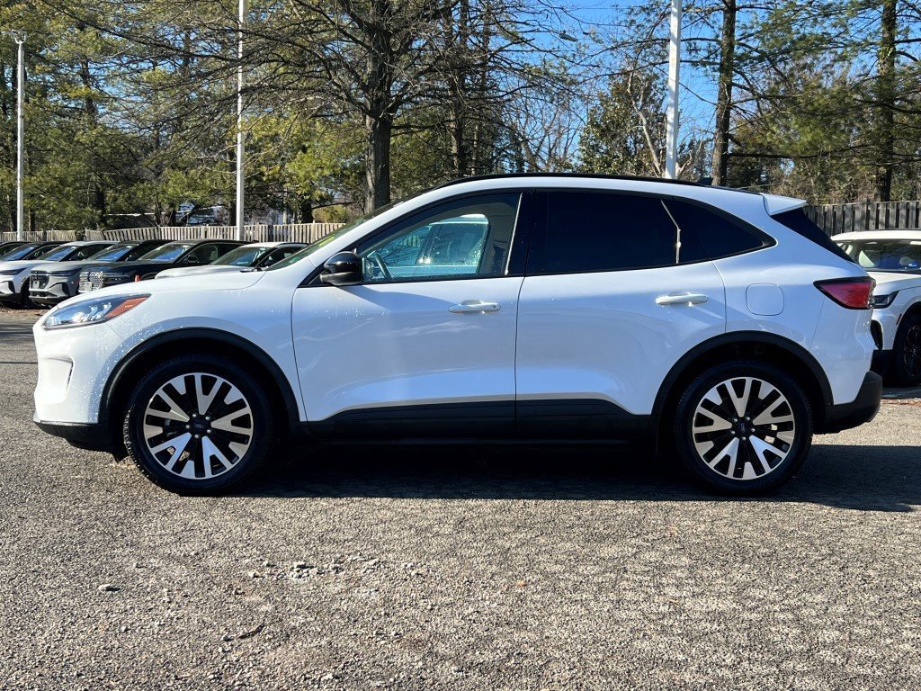 Certified 2020 Ford Escape SE Sport image 2