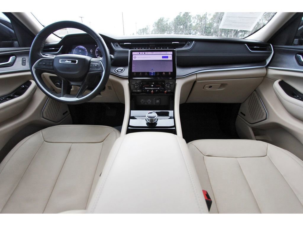 Used 2022 Jeep Grand Cherokee L Limited image 11