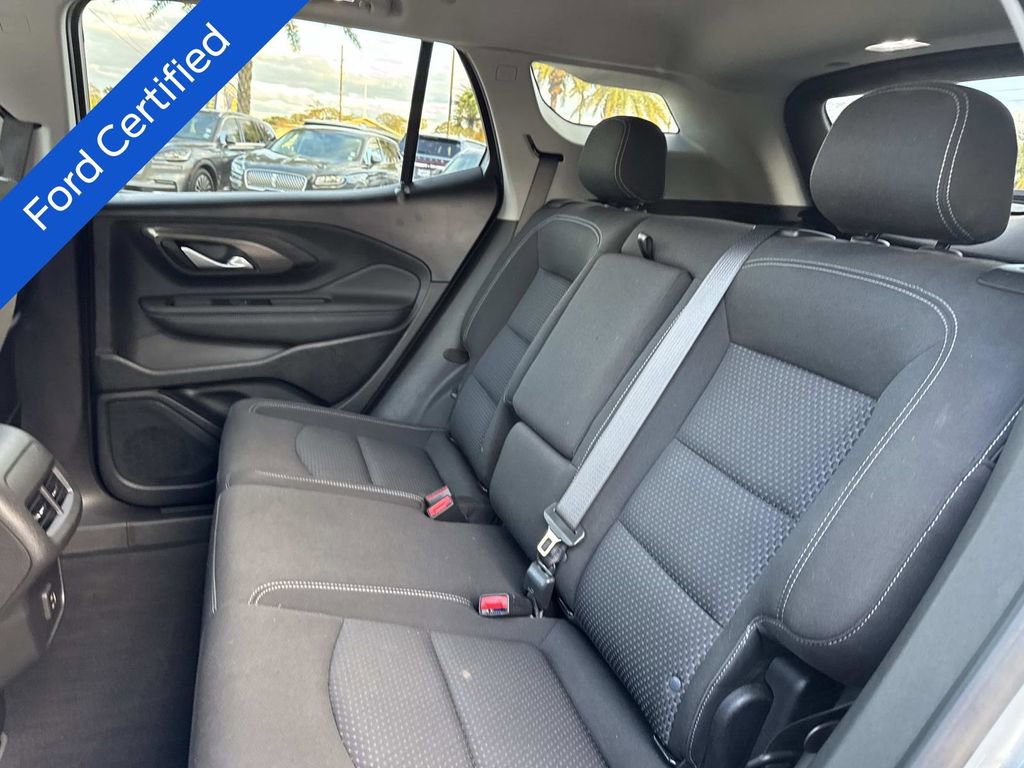 Used 2022 GMC Terrain SLE w/ Elevation Edition image 17