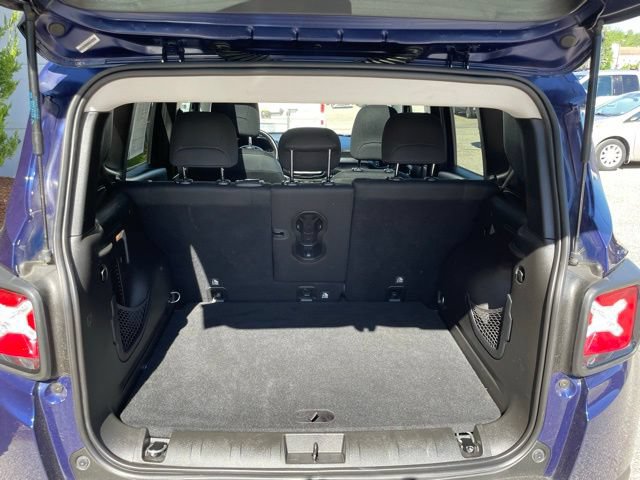 Used 2018 Jeep Renegade Altitude AWD/4WD image 38