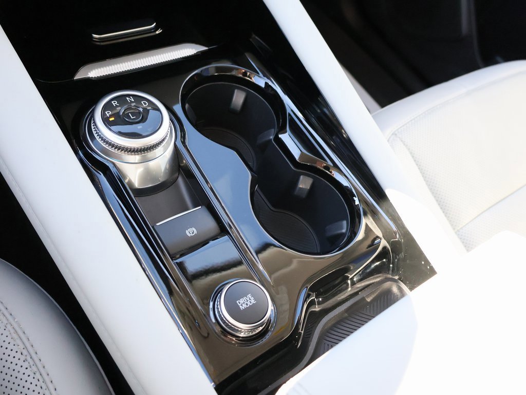 Certified 2025 Ford Explorer Platinum w/ LUX Leather Package image 40