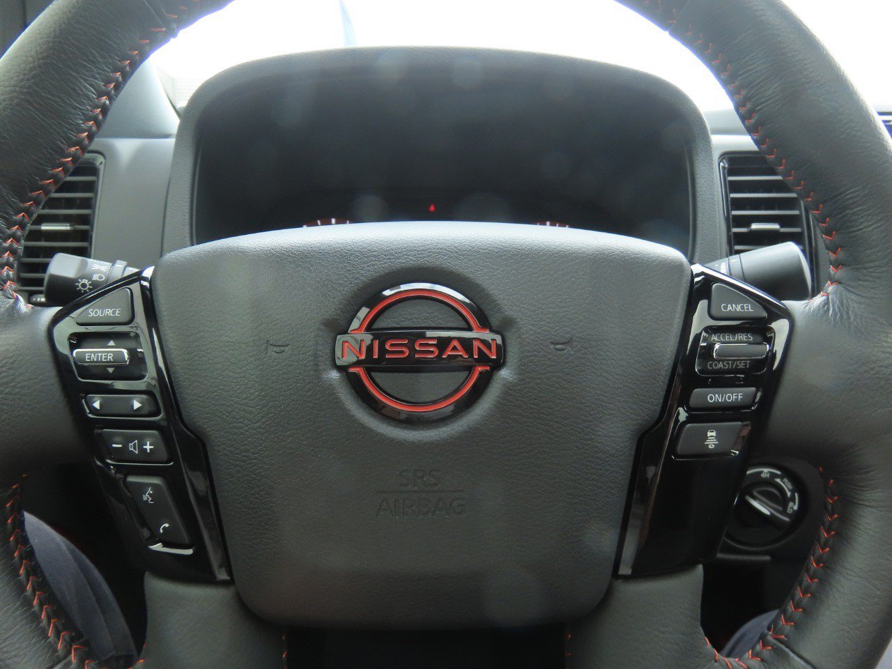 Used 2023 Nissan Frontier PRO-4X w/ Pro-4X Premium Package AWD/4WD image 26