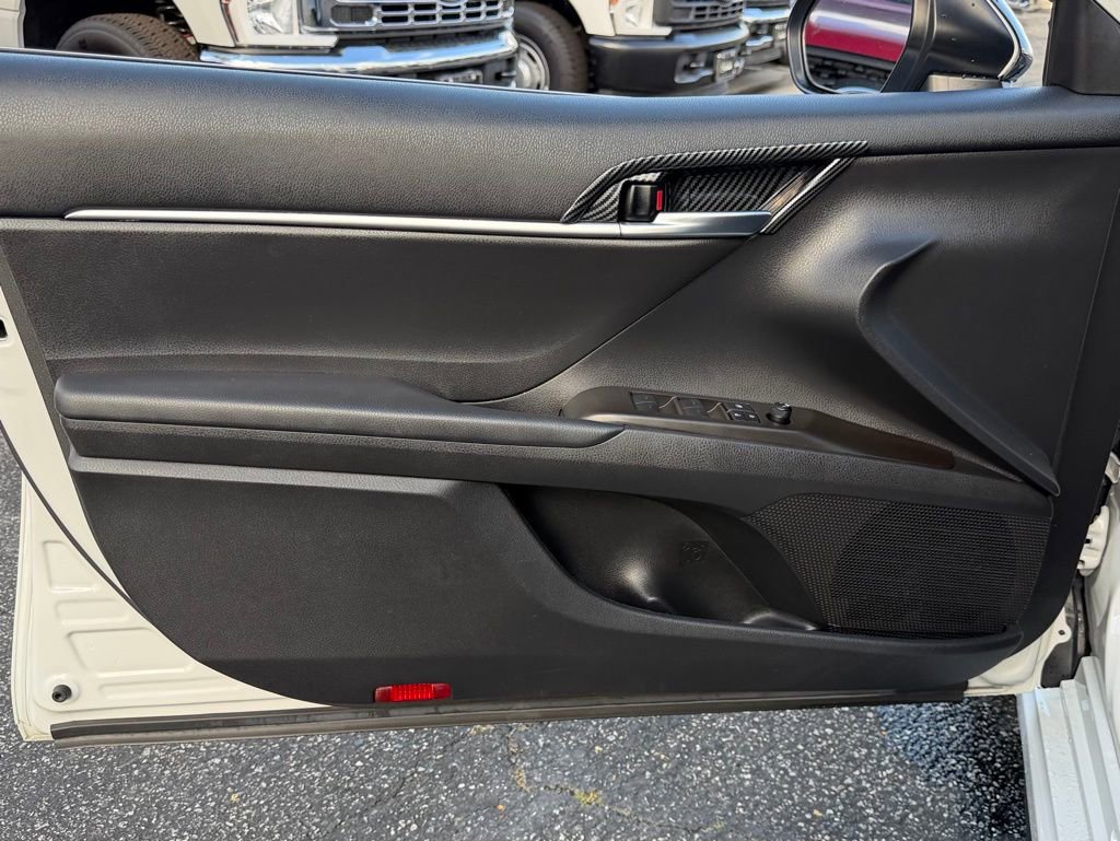 Used 2022 Toyota Camry SE w/ Convenience Package FWD image 13