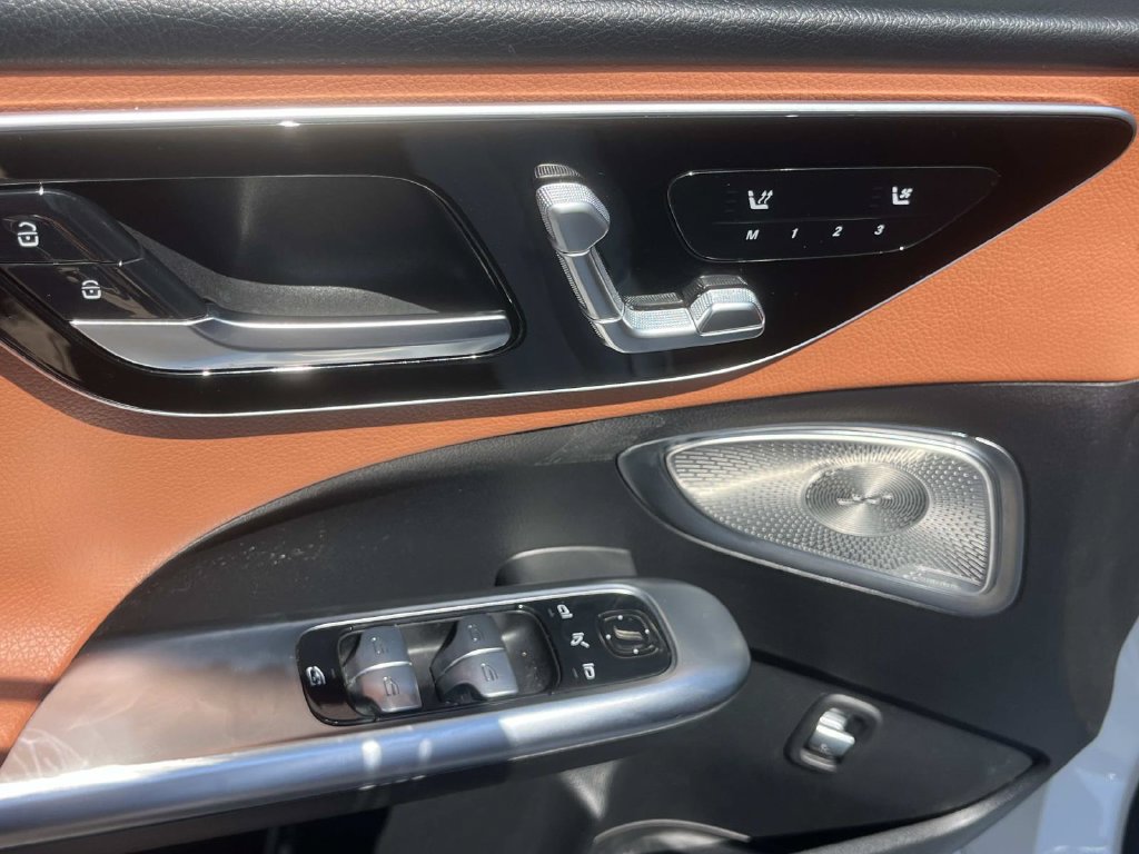 Used 2022 Mercedes-Benz C 300 Sedan image 31