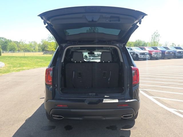 Used 2023 GMC Acadia SLT w/ Elevation Edition AWD/4WD image 10