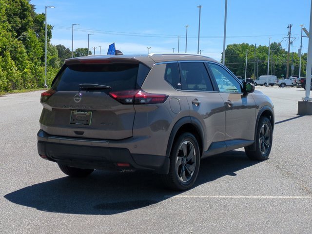 Used 2024 Nissan Rogue SV w/ SV Premium Package AWD/4WD image 4