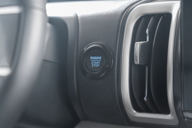 Certified 2025 Ford Expedition Active image 30