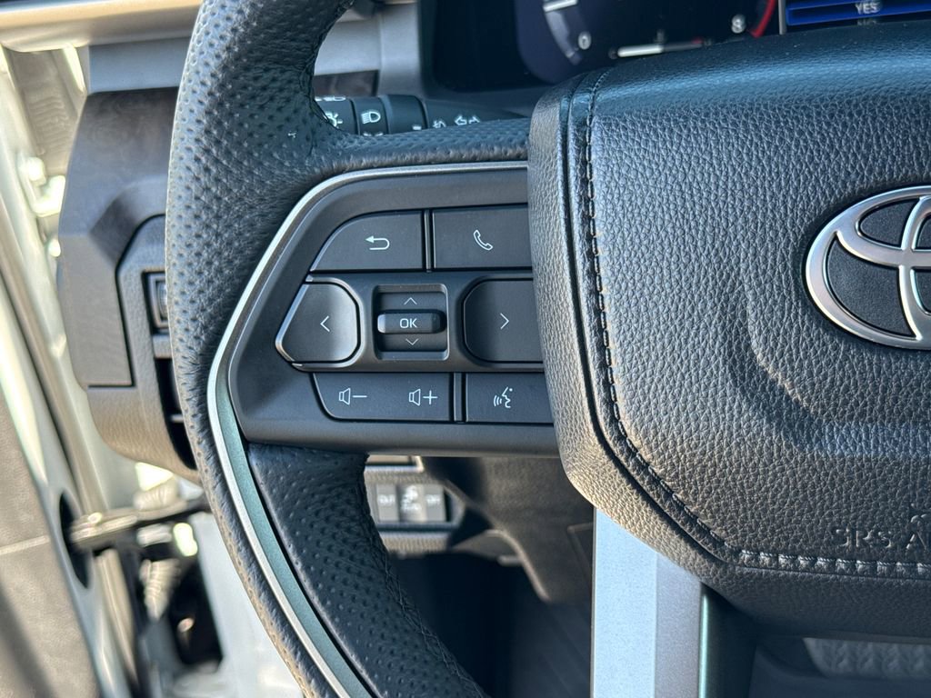 Used 2024 Toyota Tacoma Limited w/ Limited Package (LT) image 17