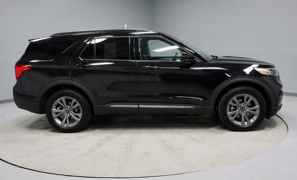 Certified 2023 Ford Explorer XLT w/ Equipment Group 202A image 6