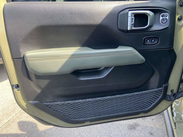 Used 2025 Jeep Gladiator Mojave AWD/4WD image 10