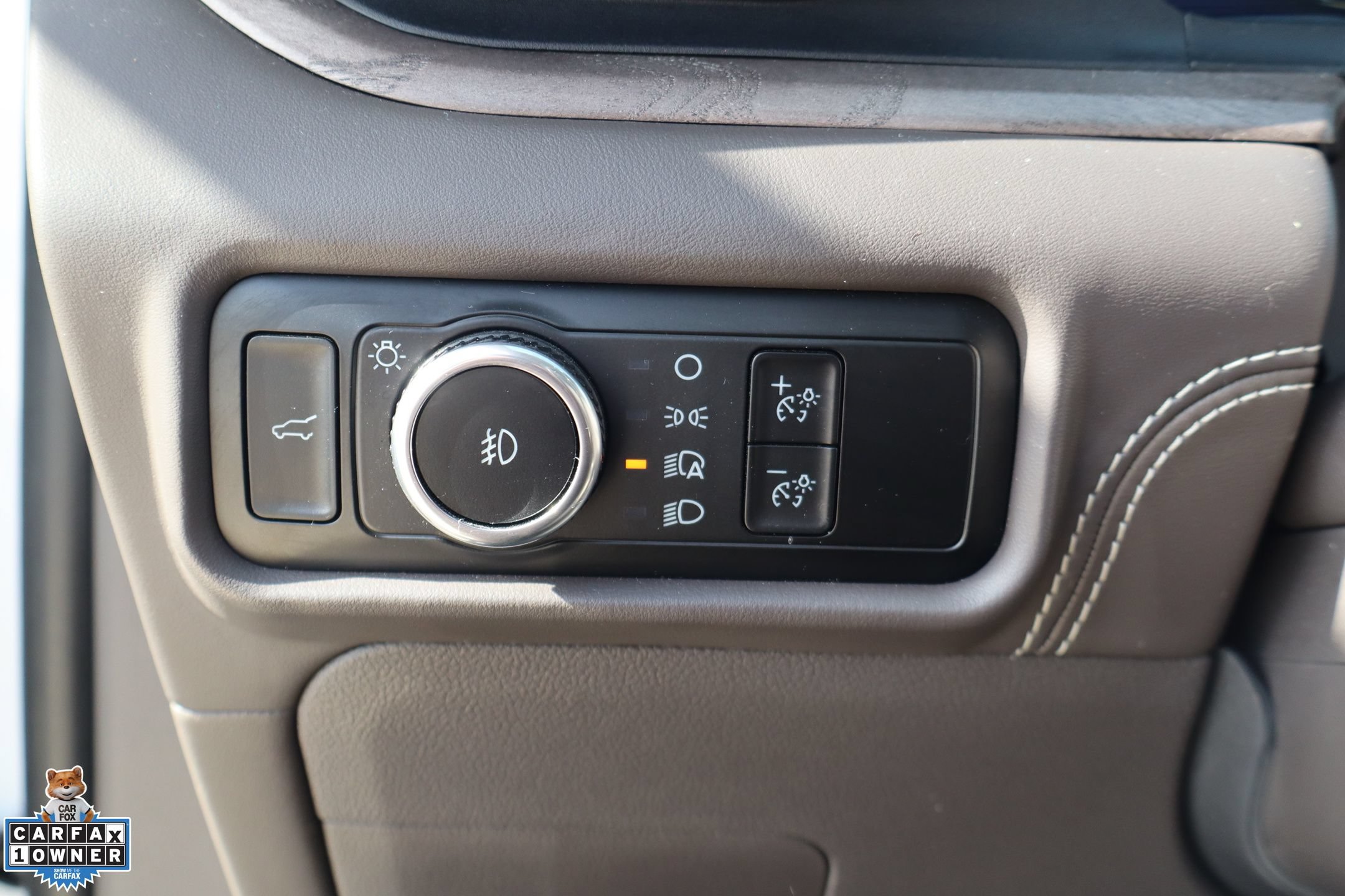 Certified 2024 Ford Explorer Platinum w/ Technology Package AWD/4WD image 14