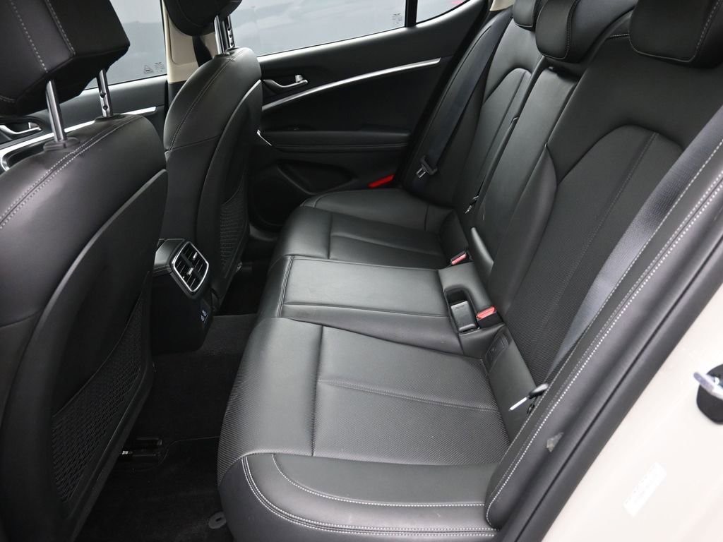 Used 2025 Genesis G70 2.5T image 26