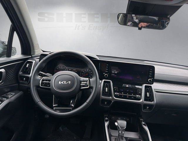 Used 2023 Kia Sorento S w/ Panoramic Sunroof Package FWD image 3