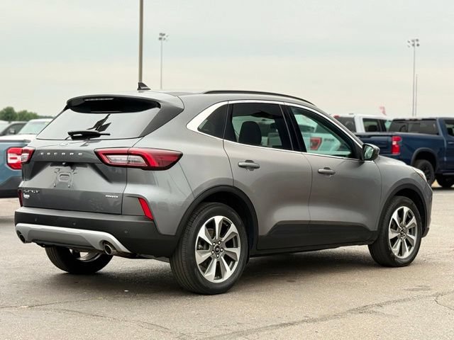 Certified 2025 Ford Escape Platinum AWD/4WD image 34