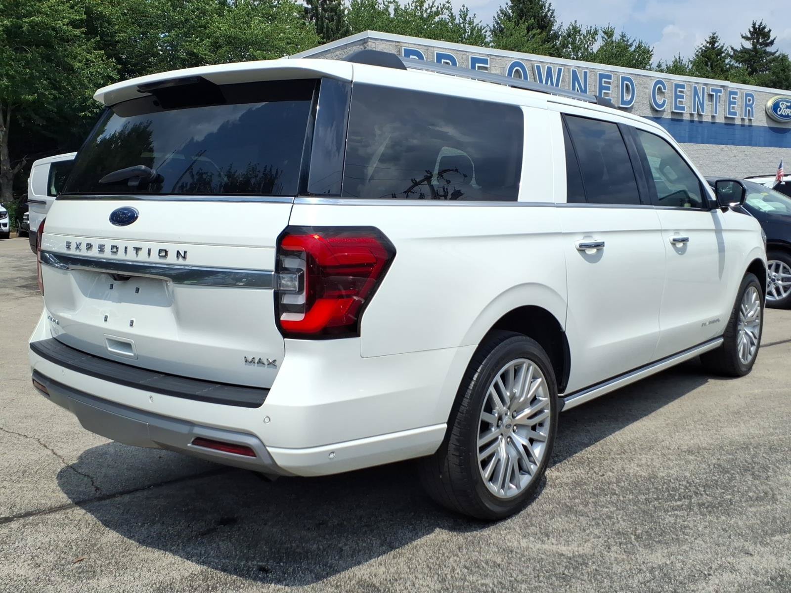 Certified 2024 Ford Expedition Max Platinum AWD/4WD image 4