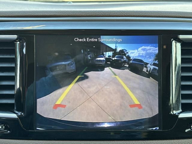 Used 2018 Chrysler Pacifica Limited image 27