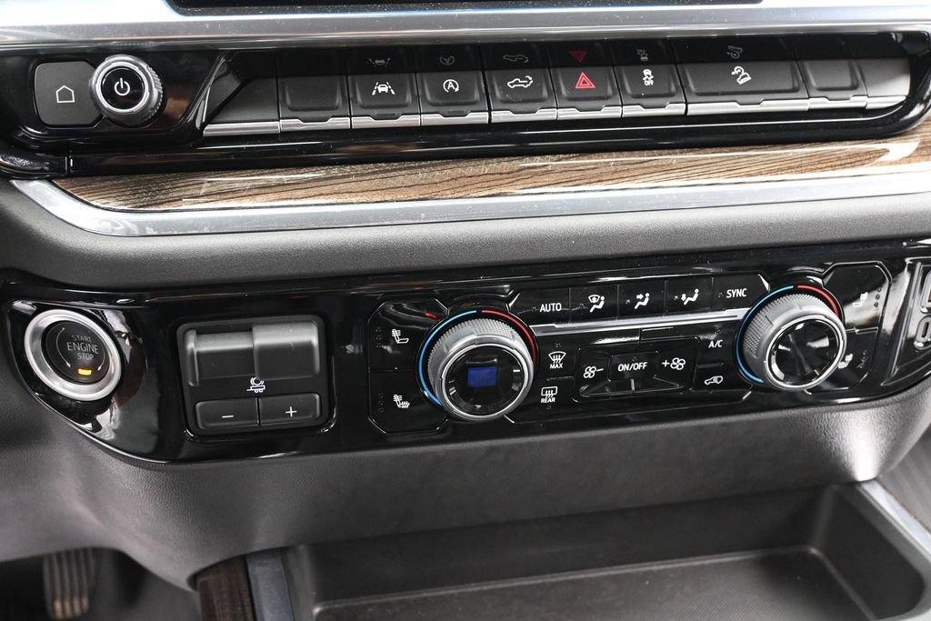 Used 2024 Chevrolet Silverado 1500 LT Trail Boss w/ Convenience Package II AWD/4WD image 12
