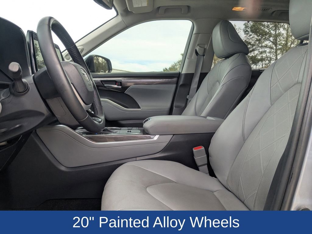 Used 2023 Toyota Highlander Platinum image 14