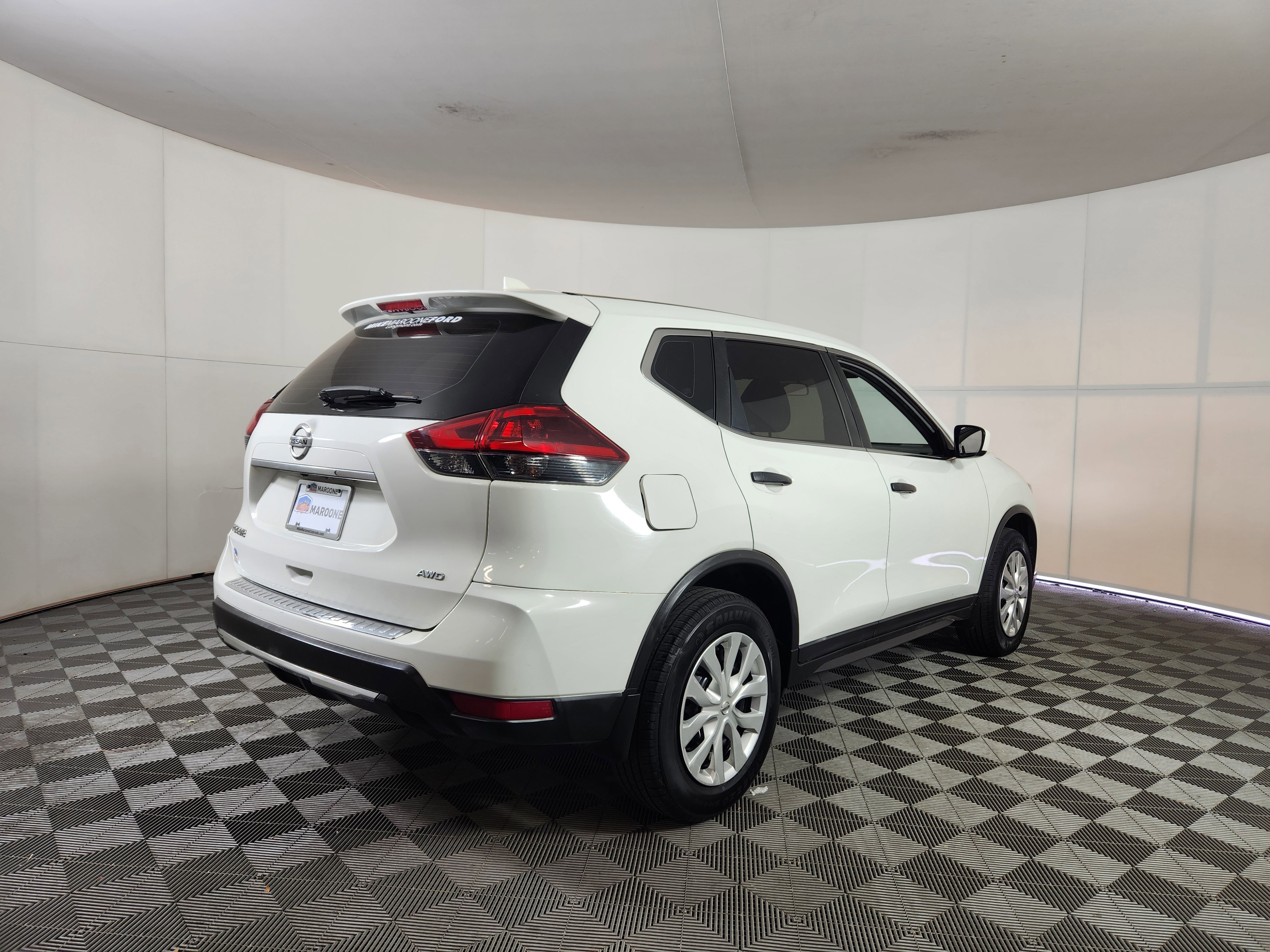 Used 2018 Nissan Rogue S image 5