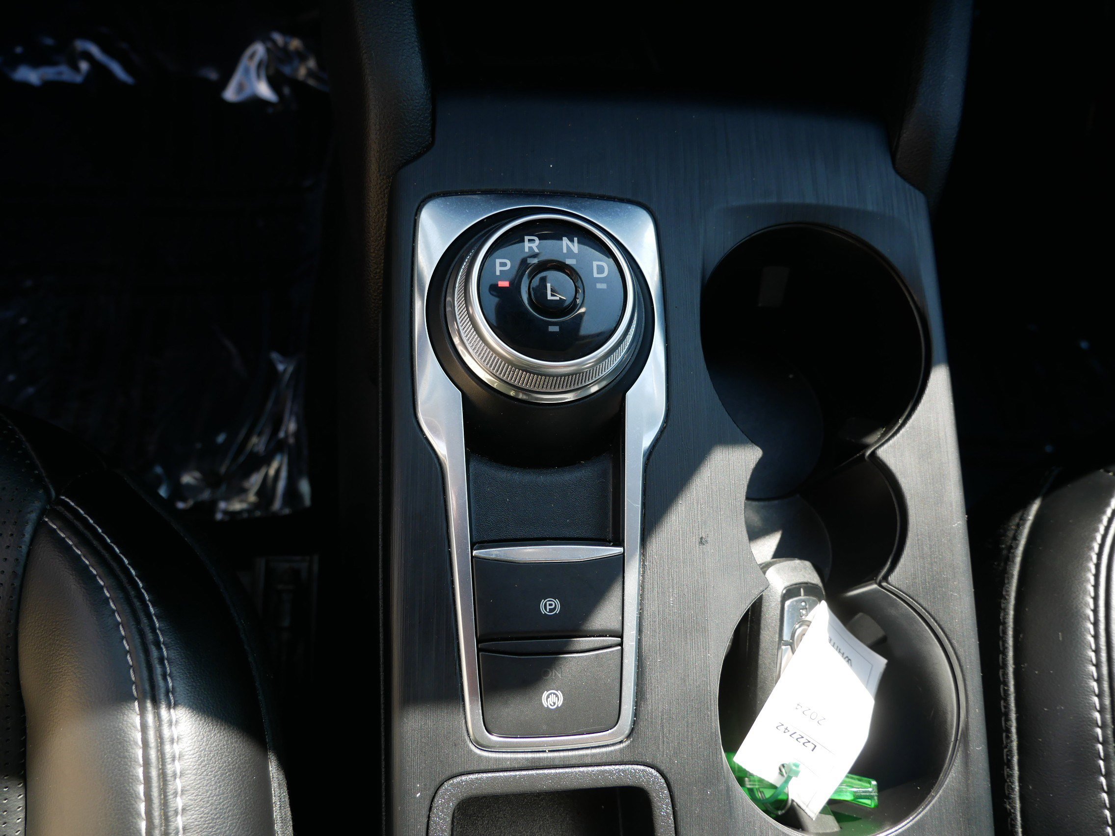Certified 2024 Ford Escape Platinum AWD/4WD image 24