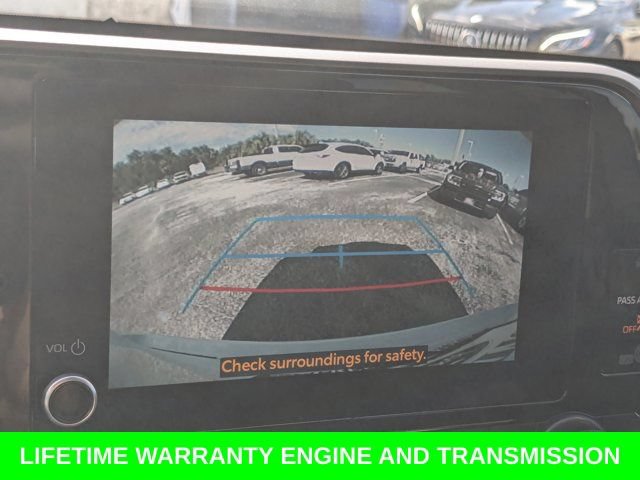 Used 2024 Toyota Highlander LE FWD image 23