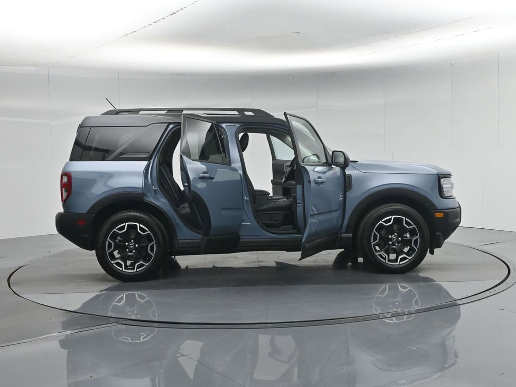 Certified 2025 Ford Bronco Sport Outer Banks w/ Outer Banks Tech Package+ AWD/4WD image 5