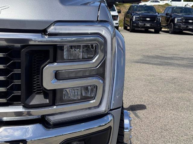 Certified 2023 Ford F450 Lariat w/ Lariat Ultimate Package AWD/4WD image 8