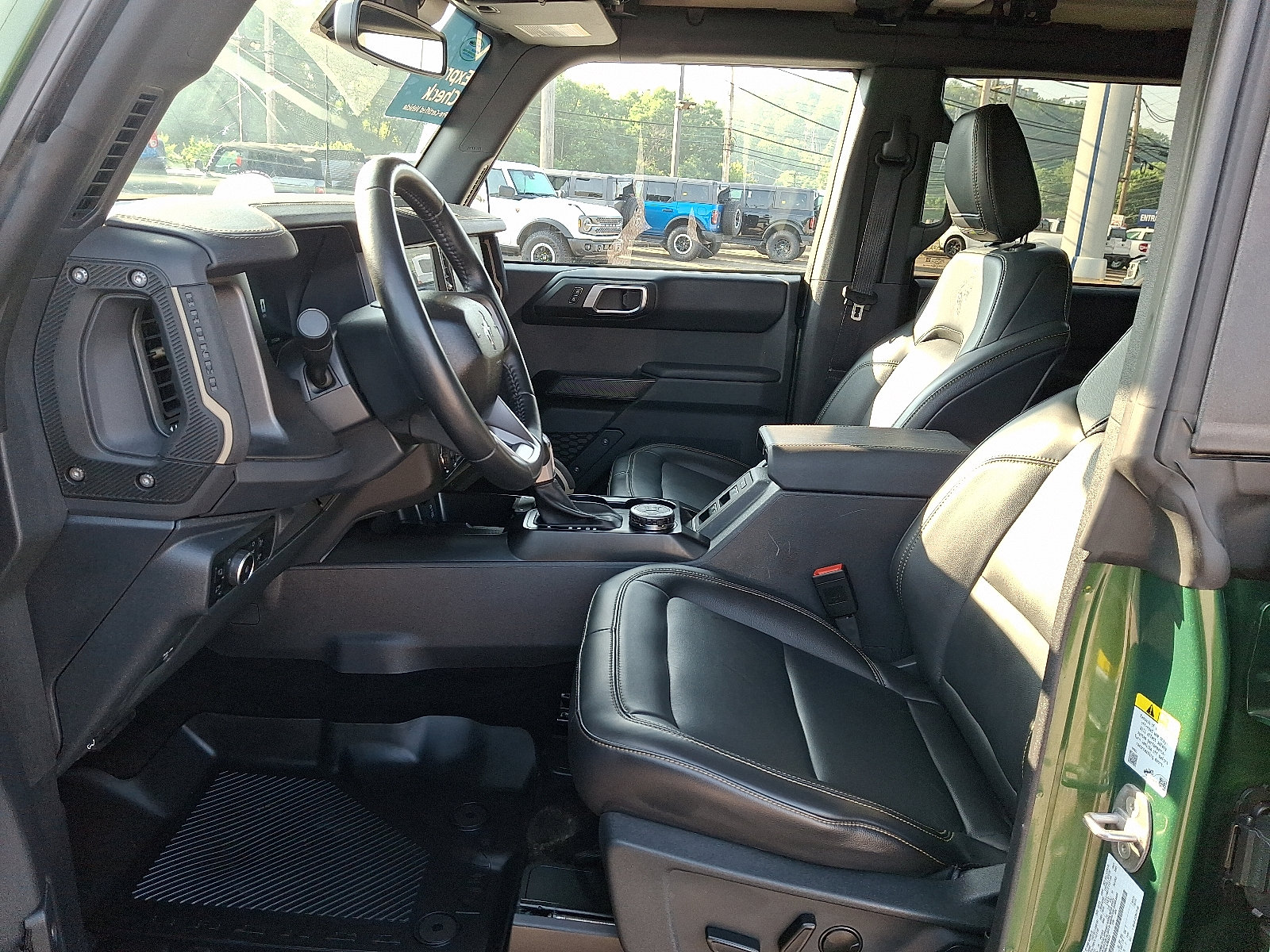 Certified 2025 Ford Bronco Badlands AWD/4WD image 13