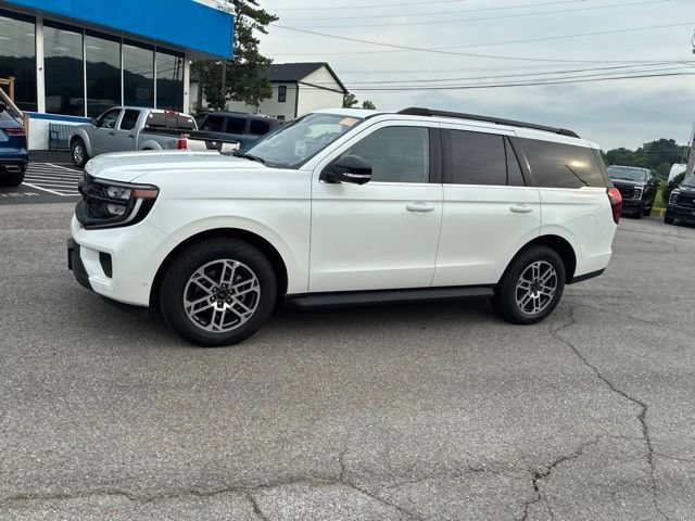 Certified 2025 Ford Expedition Active AWD/4WD image 14