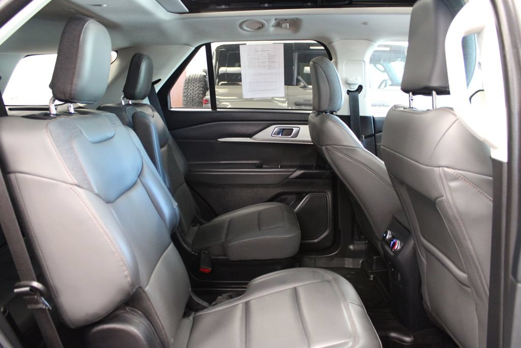 Certified 2025 Ford Explorer Active w/ Active Comfort Package AWD/4WD image 41