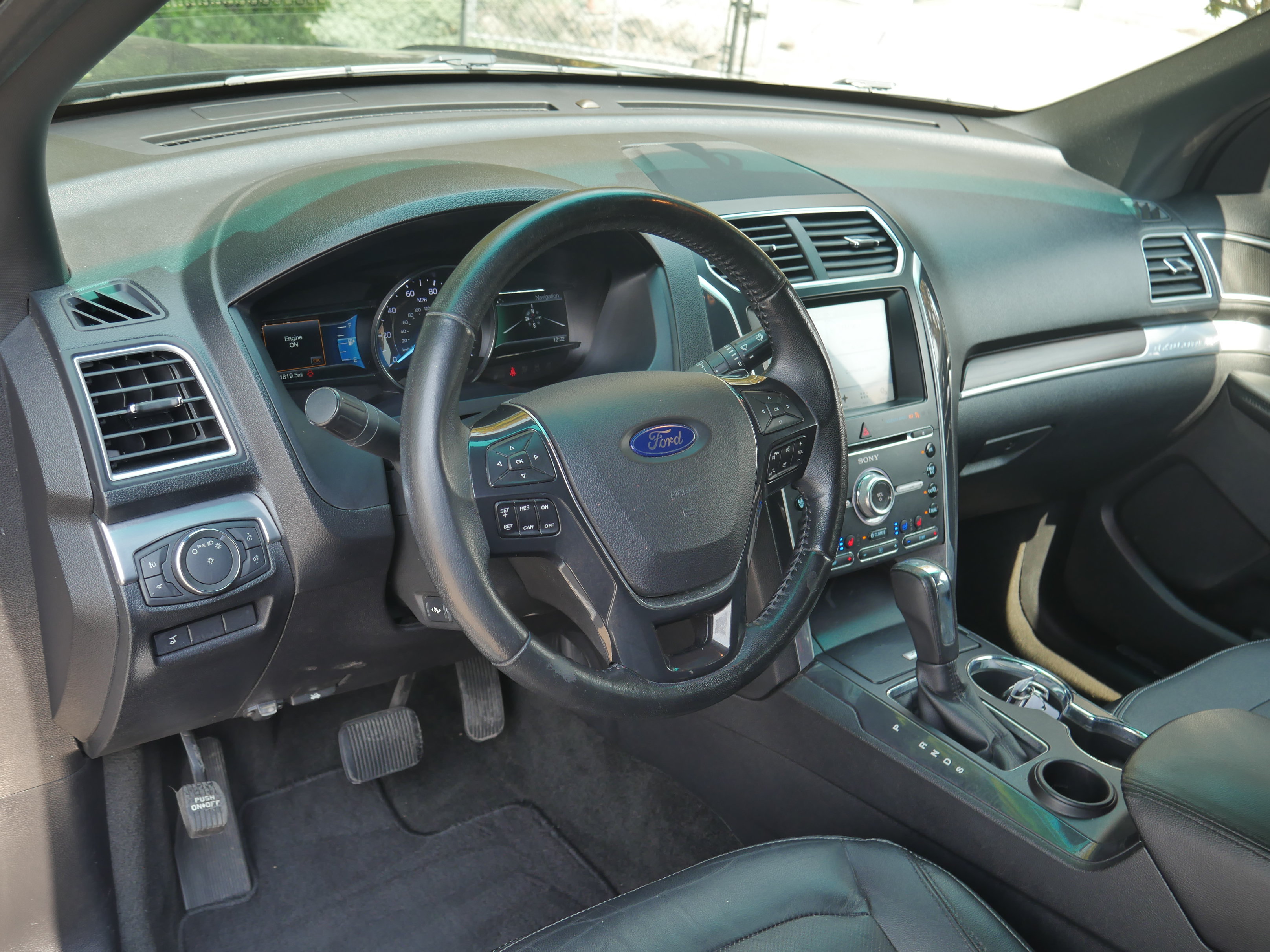 Certified 2017 Ford Explorer Limited FWD image 4