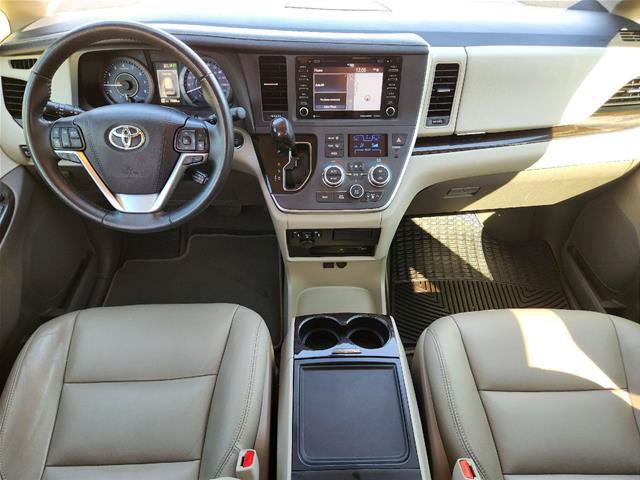Used 2020 Toyota Sienna XLE Premium FWD image 27