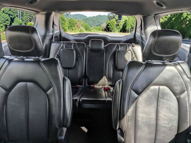 Used 2025 Chrysler Pacifica Select FWD image 19