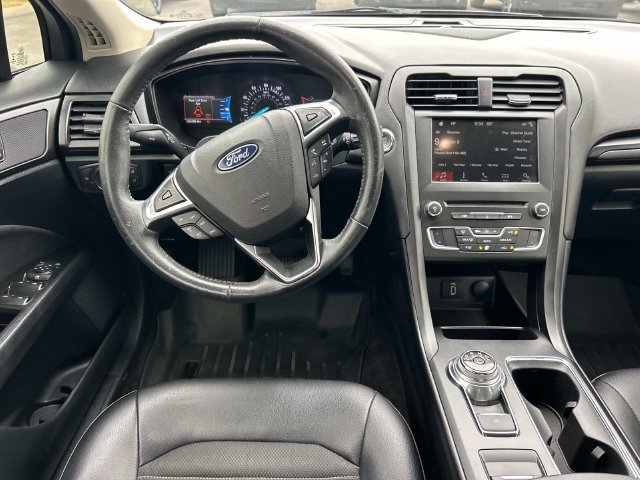 Certified 2018 Ford Fusion SE w/ Equipment Group 201A FWD image 14