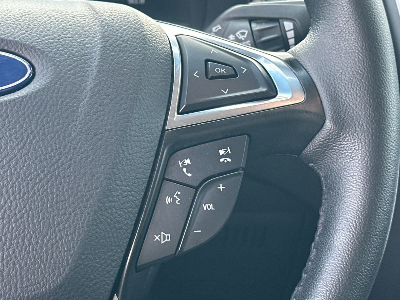 Certified 2024 Ford Edge SEL AWD/4WD image 25