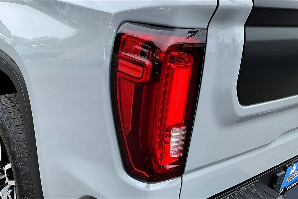 Used 2025 GMC Sierra 1500 AT4 w/ AT4 Premium Package AWD/4WD image 27